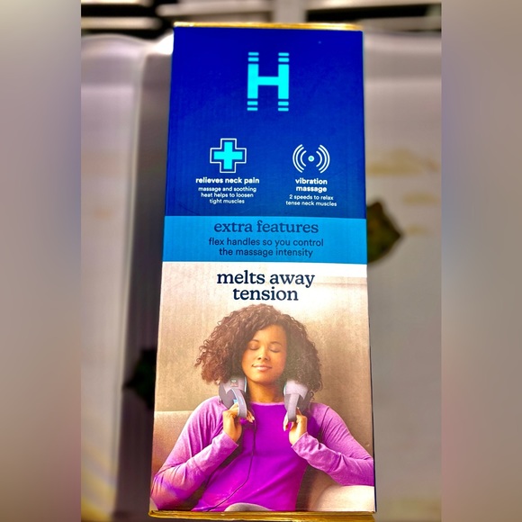 NECK MASSAGER W/ HEAT - Picture 3 of 4